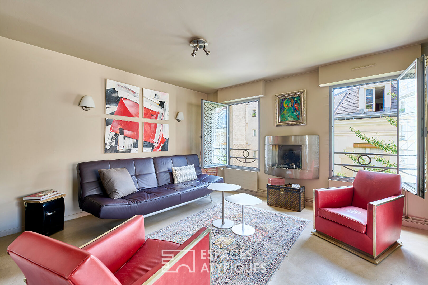 Duplex with elevator and roof terrace in the heart of the historic Marais