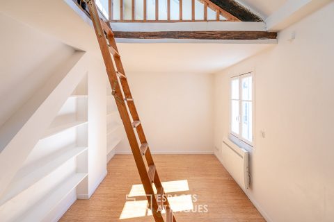 Studio avec combles aménagées dans le quartier des Enfants Rouges
