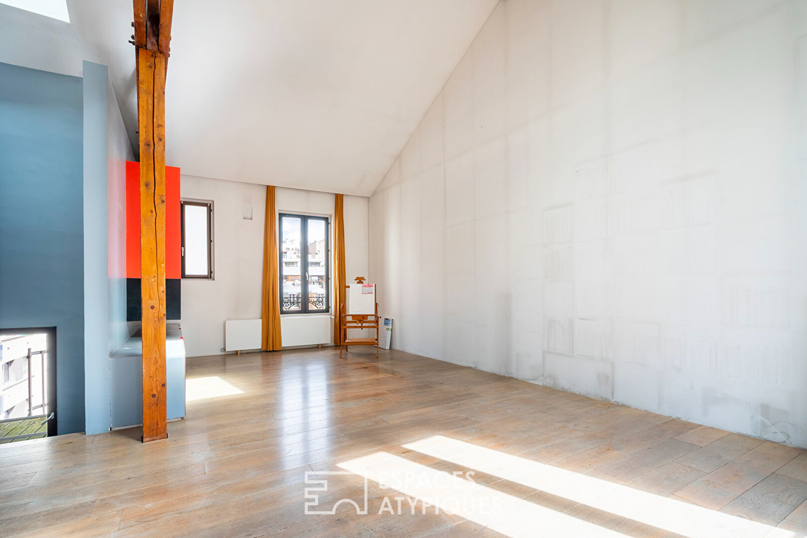 Loft on the top floor with elevator