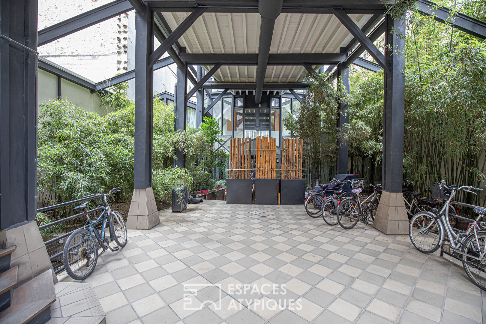 Duplex comme une maison avec terrasse