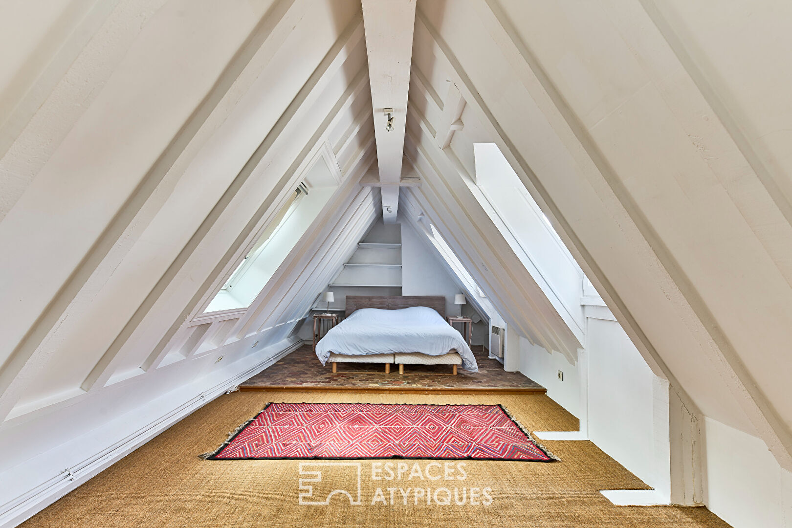 Duplex chargé d’histoire proche de la Place des Vosges
