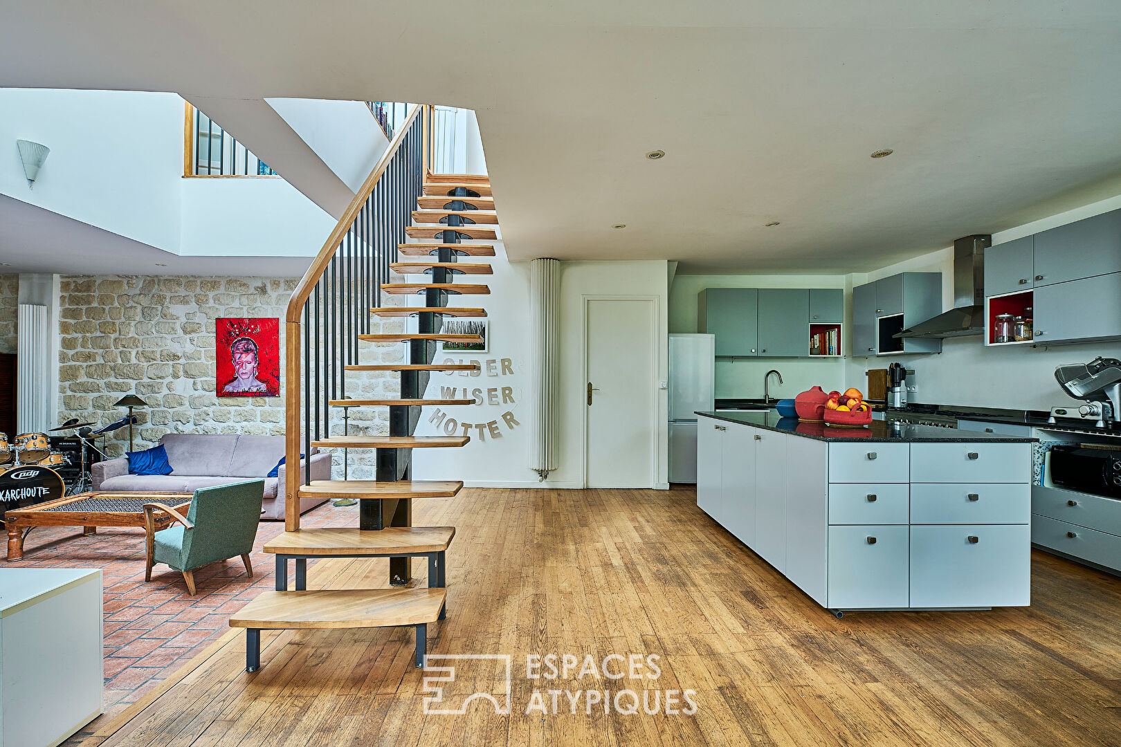 Triplex with exterior in the heart of a green haven of peace