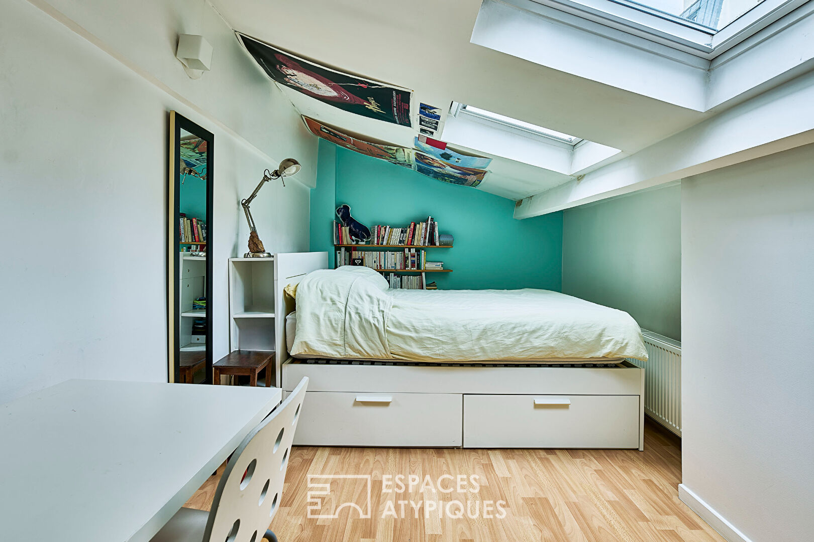Triplex with exterior in the heart of a green haven of peace