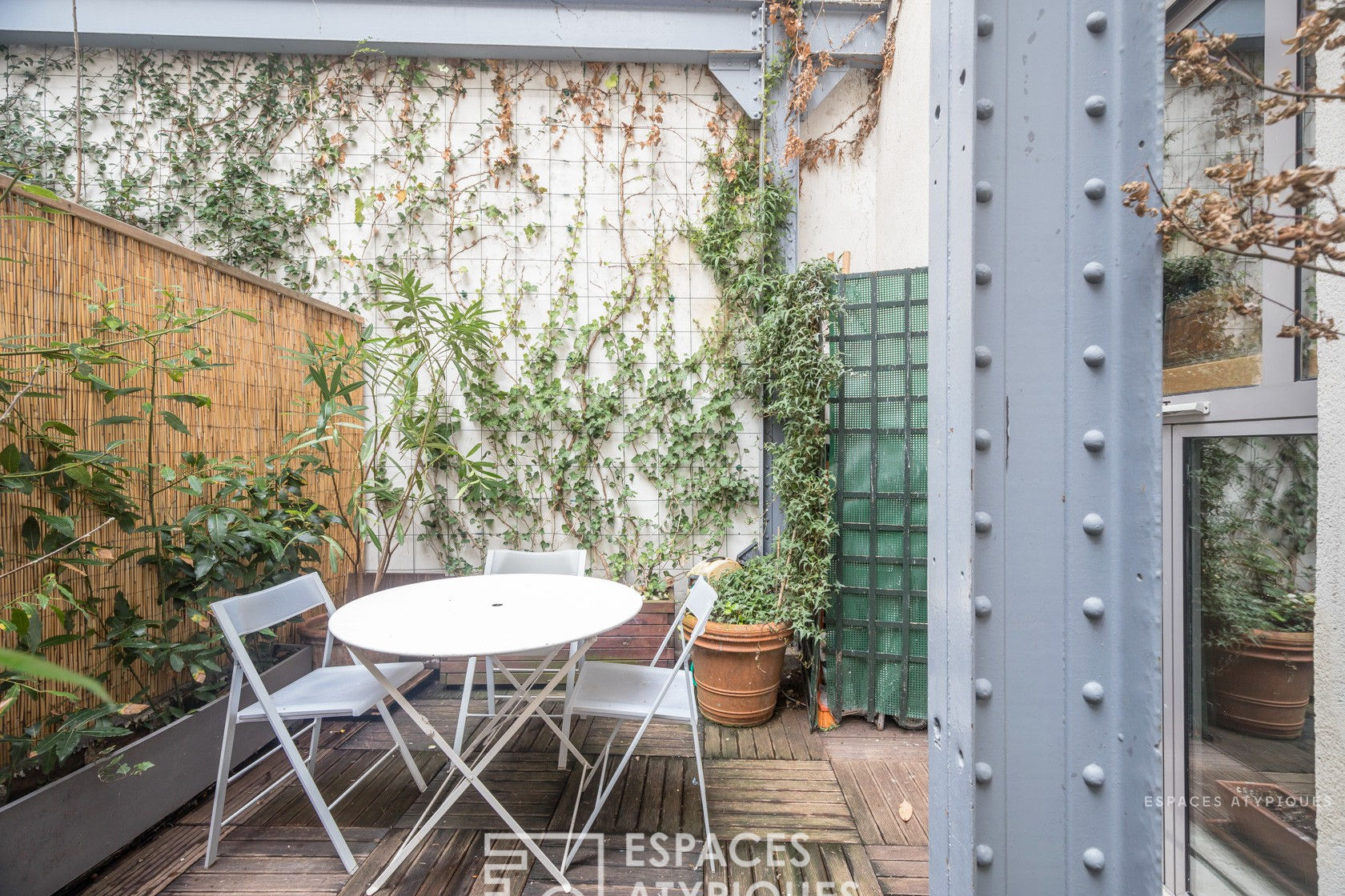 Loft with patio in former factory