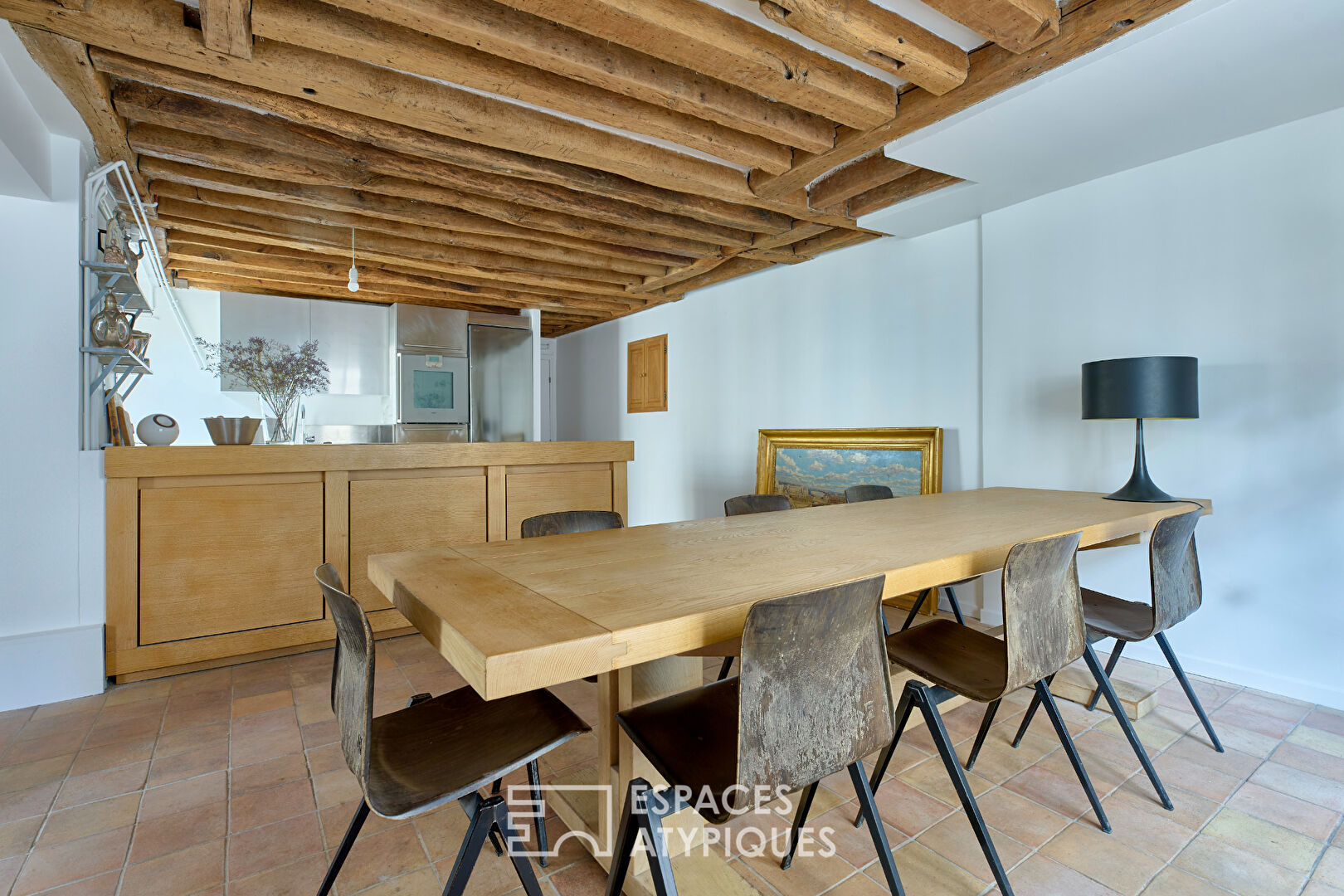 Duplex rénové sous les toits à deux pas de la Place des Vosges