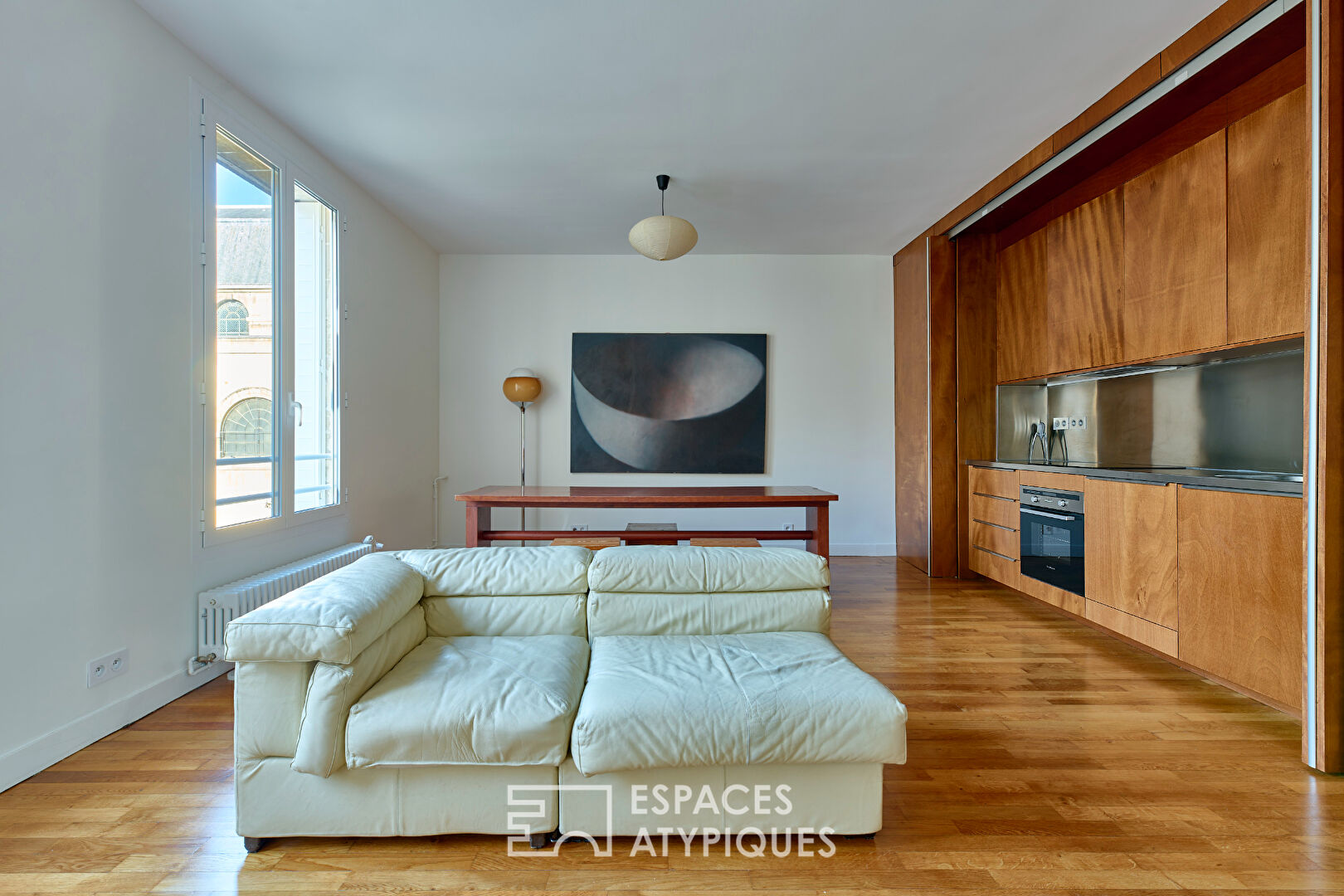 Appartement rénové et vue dégagée sur l&rsquo;église des Blancs Manteaux