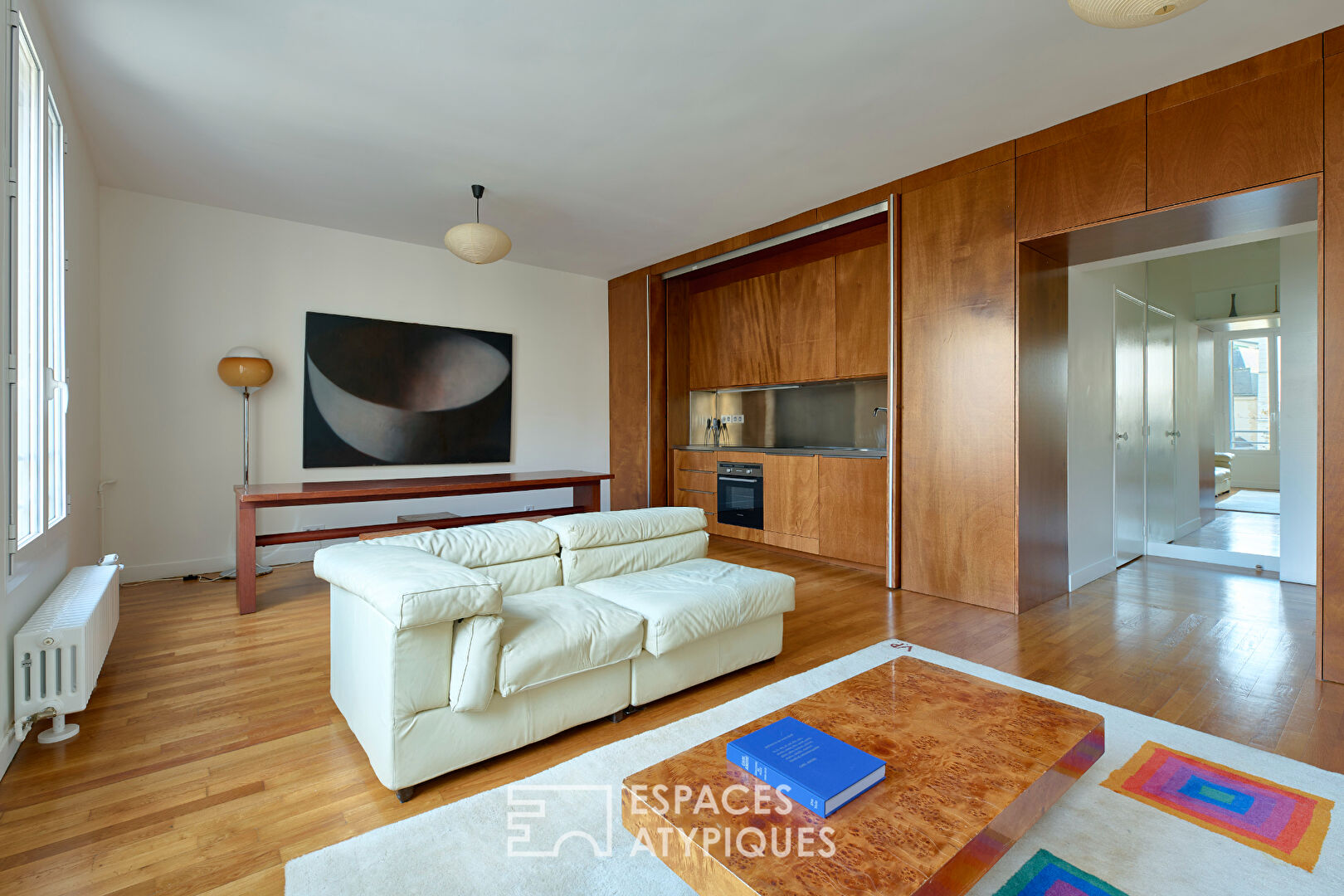 Appartement rénové et vue dégagée sur l&rsquo;église des Blancs Manteaux