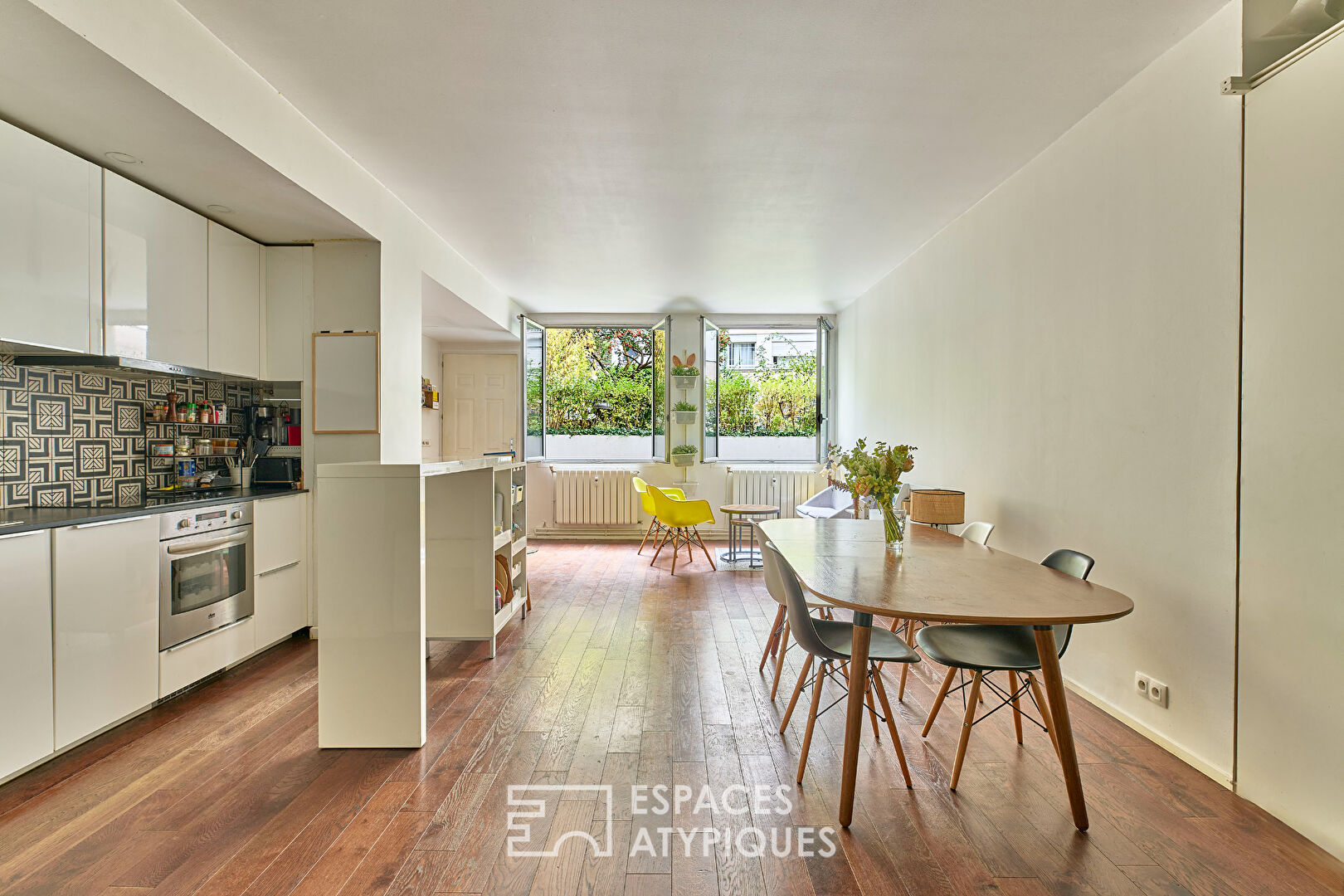 Ancienne imprimerie transformée en loft sur jardin