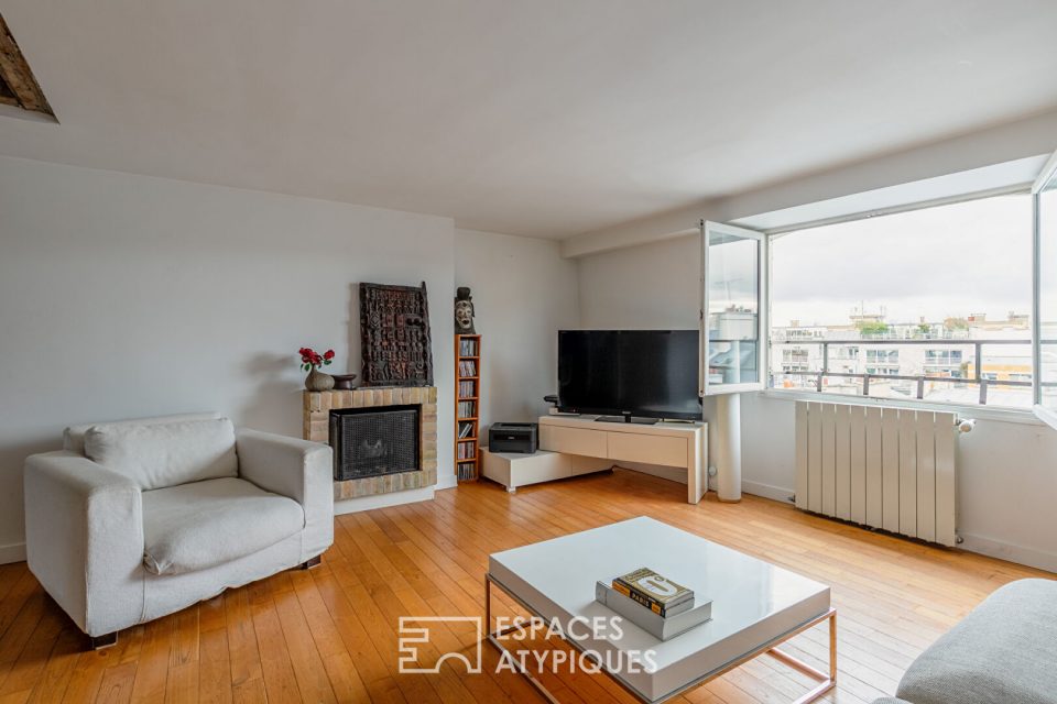 Duplex en dernier étage sous les toits  au coeur du Haut Marais