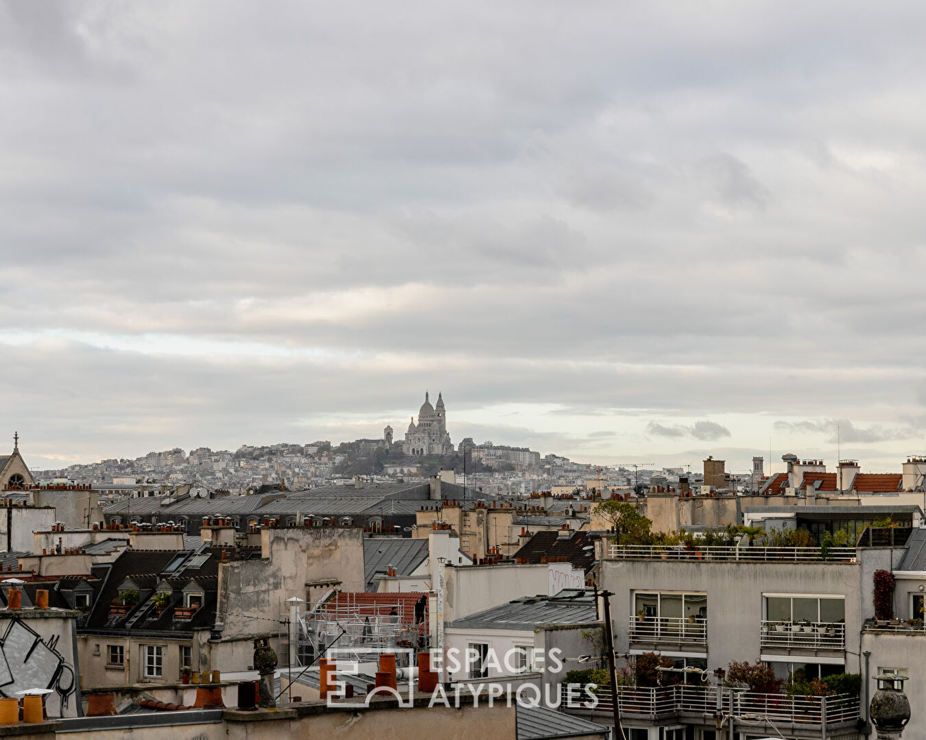 Duplex en dernier étage sous les toits au cœur du Haut Marais
