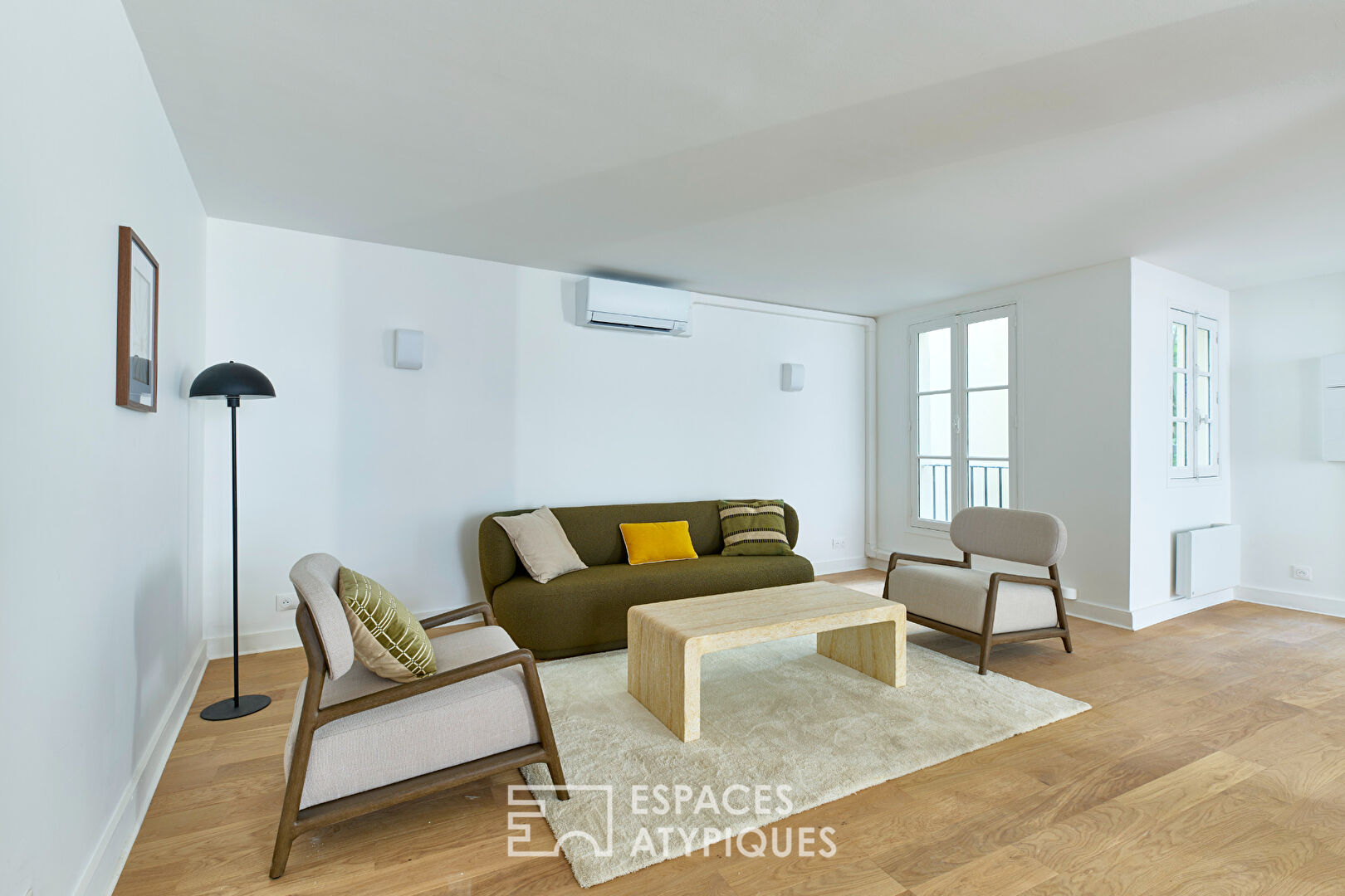 Appartement à l’esprit maison avec vue sur l’Hôtel de Ville et Notre Dame