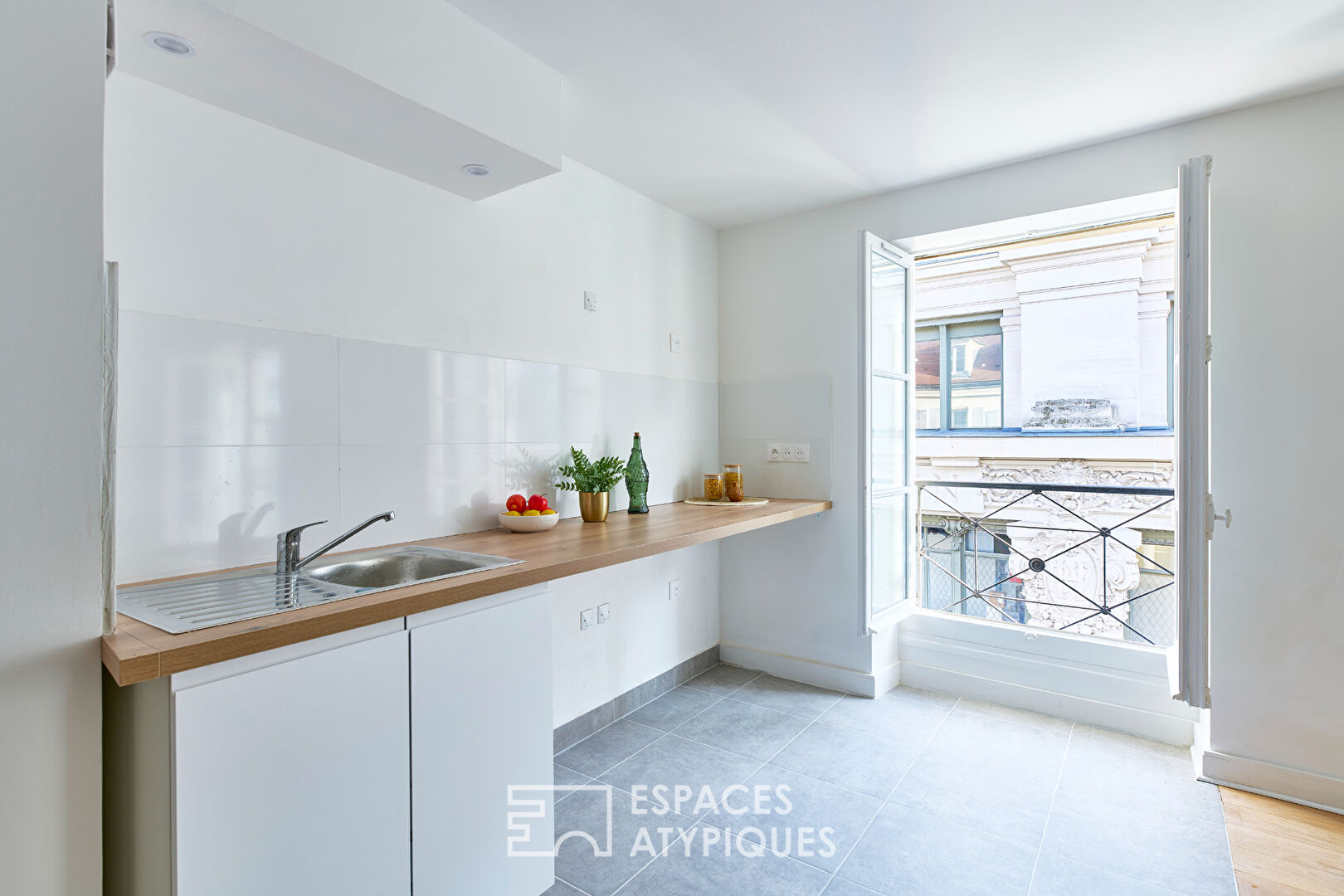 Appartement à l’esprit maison avec vue sur l’Hôtel de Ville et Notre Dame