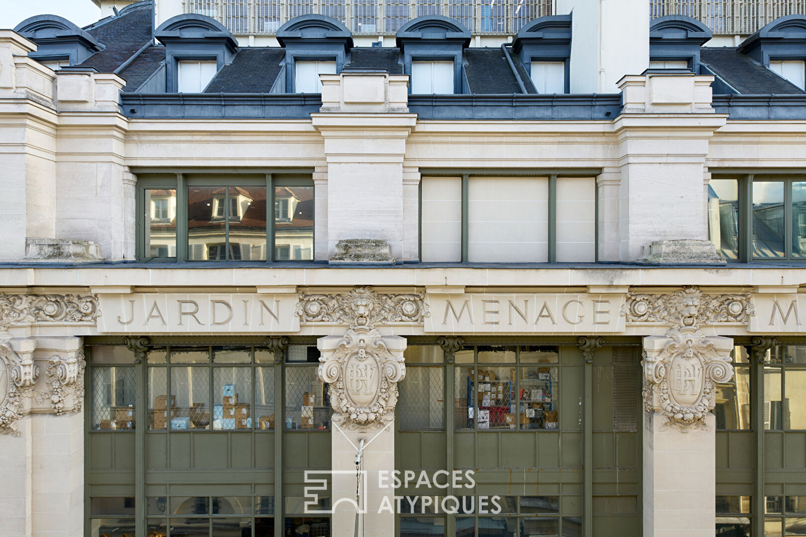 Appartement à l’esprit maison avec vue sur l’Hôtel de Ville et Notre Dame
