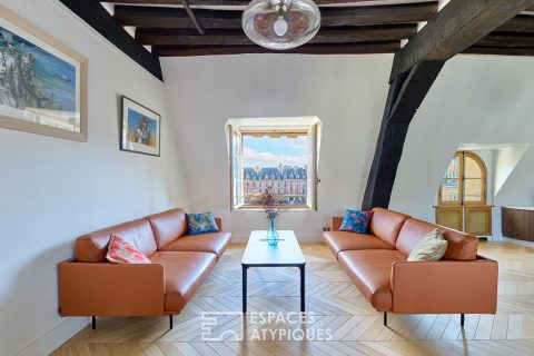 Appartement de caractère au sein de l&rsquo;Hôtel de Chaulnes sur la Place des Vosges