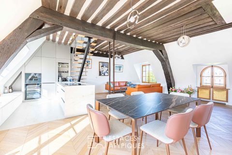 Appartement de caractère au sein de l&rsquo;Hôtel de Chaulnes sur la Place des Vosges