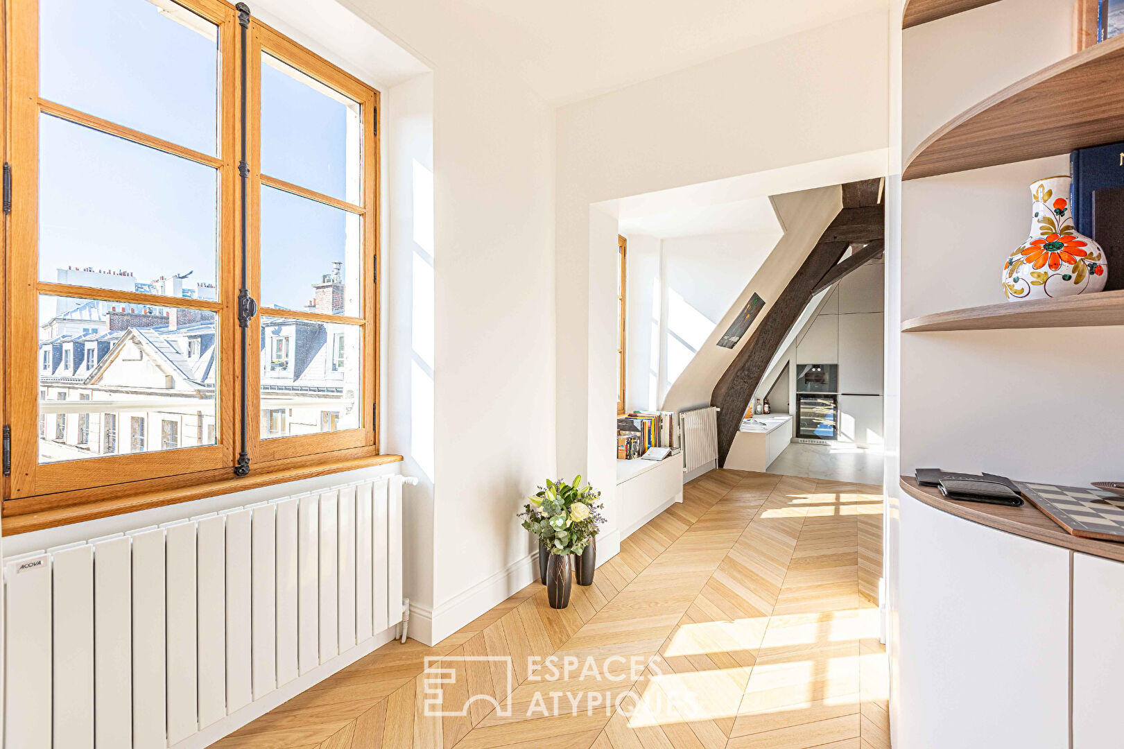 Appartement de caractère au sein de l&rsquo;Hôtel de Chaulnes sur la Place des Vosges