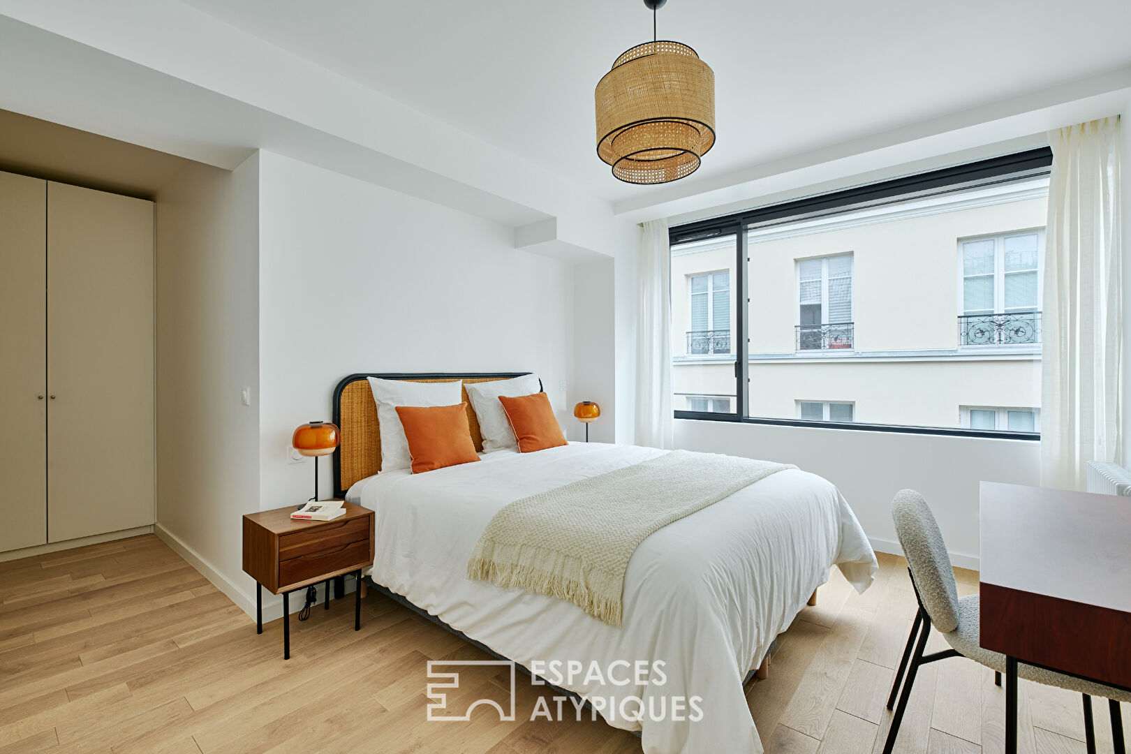 Appartement à l&rsquo;esprit atelier proche de la Place des Vosges