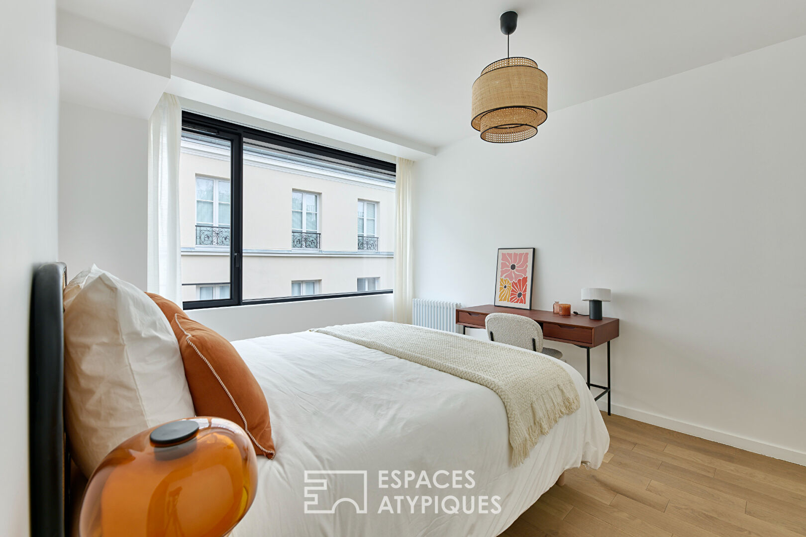 Appartement à l&rsquo;esprit atelier proche de la Place des Vosges