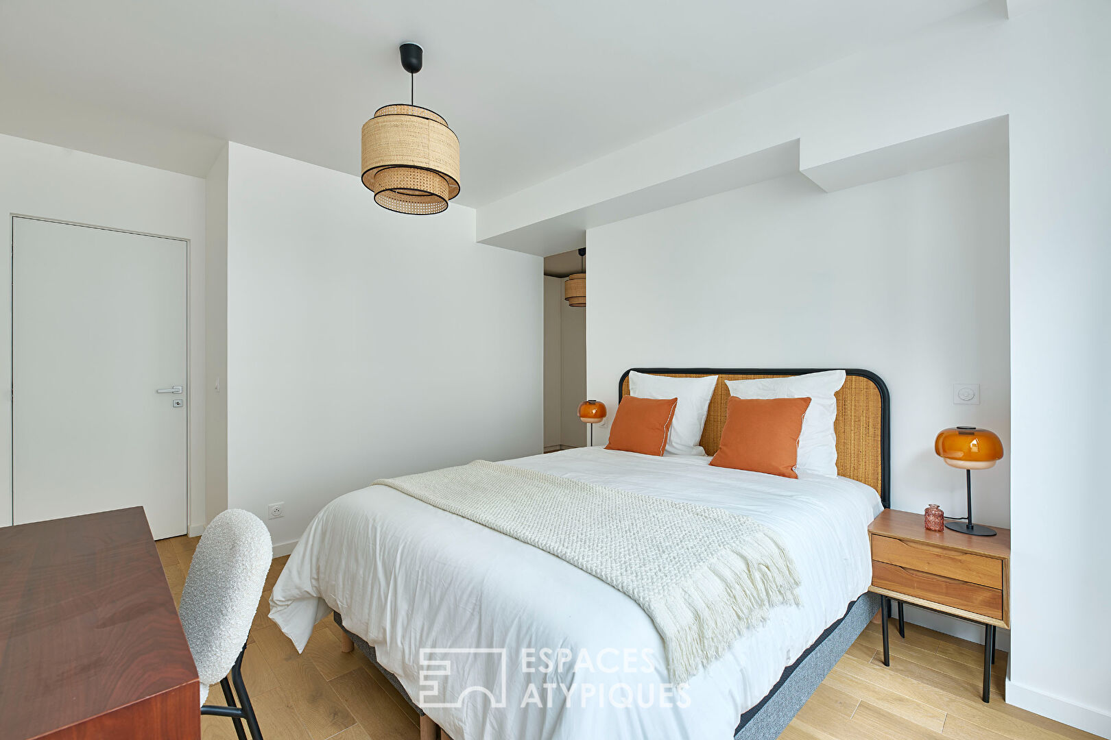 Appartement à l&rsquo;esprit atelier proche de la Place des Vosges