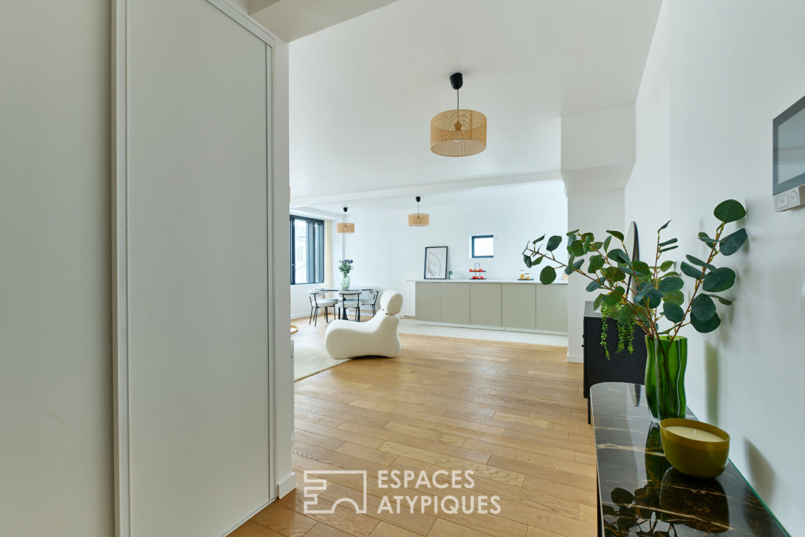 Appartement à l&rsquo;esprit atelier proche de la Place des Vosges