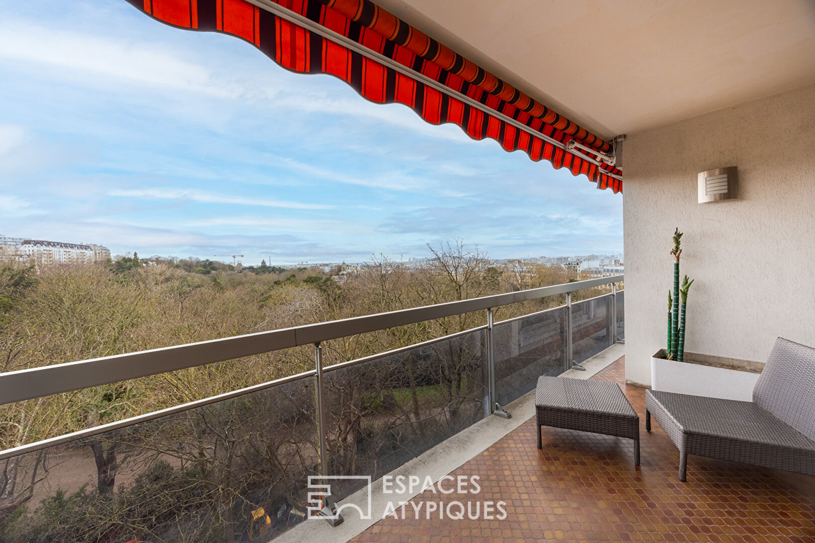 Appartement avec vue panoramique sur les Buttes-Chaumont