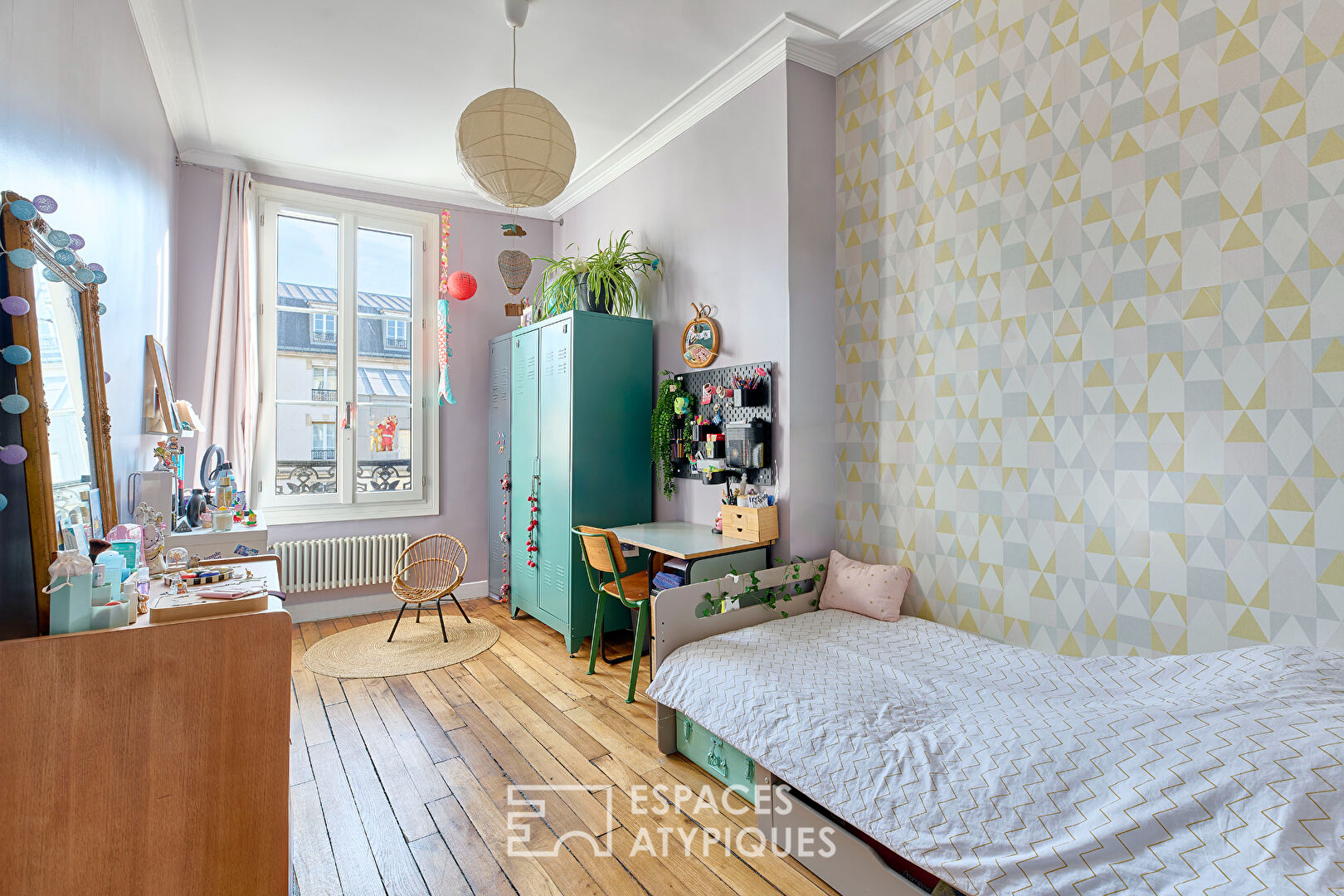 Appartement traversant et rénové au coeur du quartier des Enfants Rouges