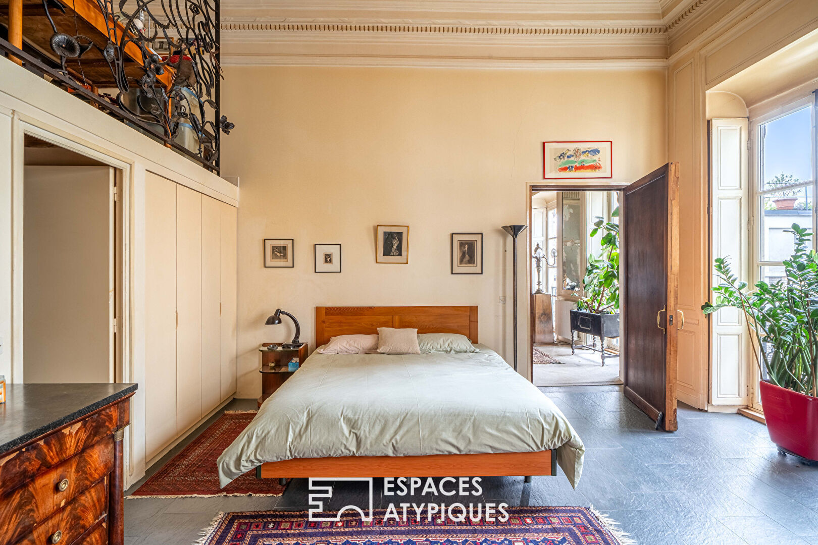 Appartement bourgeois aux volumes exceptionnels à réinventer