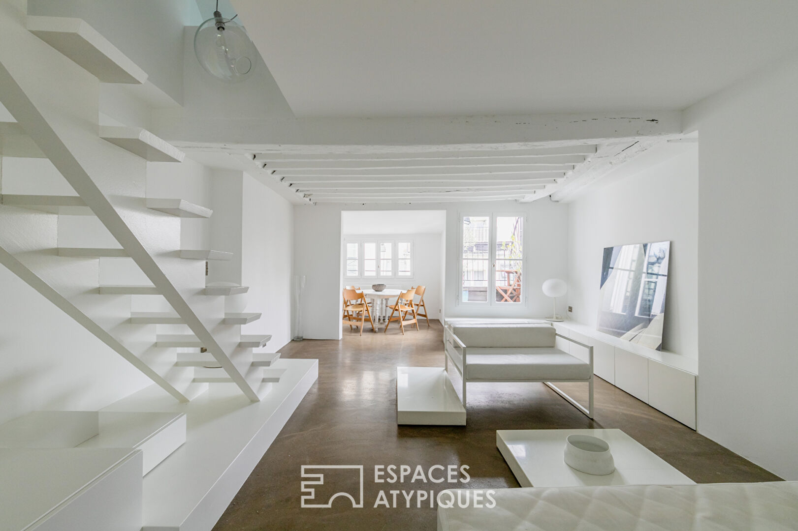 Duplex en dernier étage avec terrasse repensé par architecte