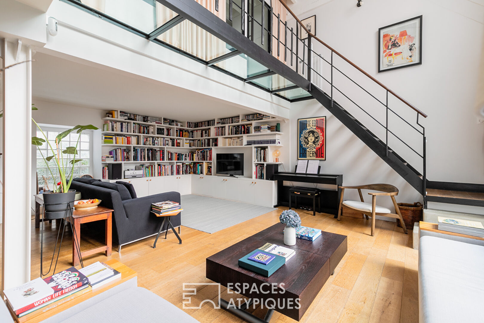 Loft au calme sur cour avec terrasse à proximité du Canal St Martin