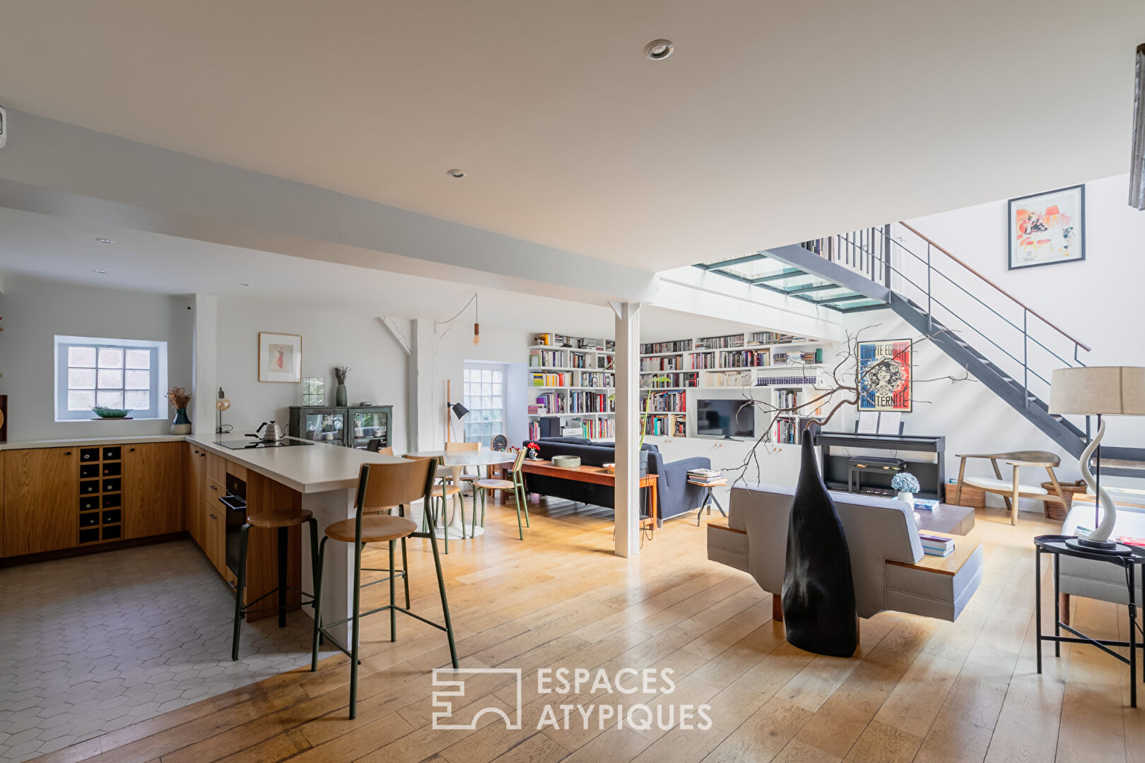 Loft au calme sur cour avec terrasse à proximité du Canal St Martin