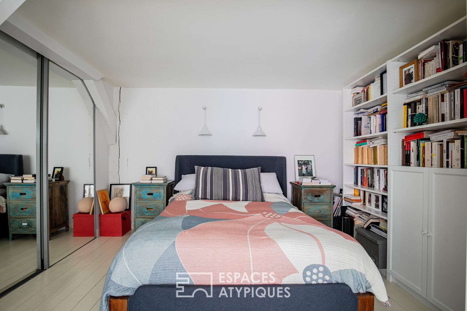 Loft au calme sur cour avec terrasse à proximité du Canal St Martin