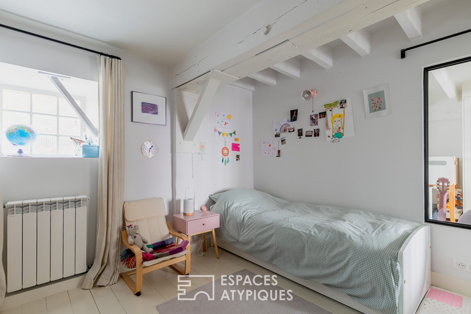 Loft au calme sur cour avec terrasse à proximité du Canal St Martin