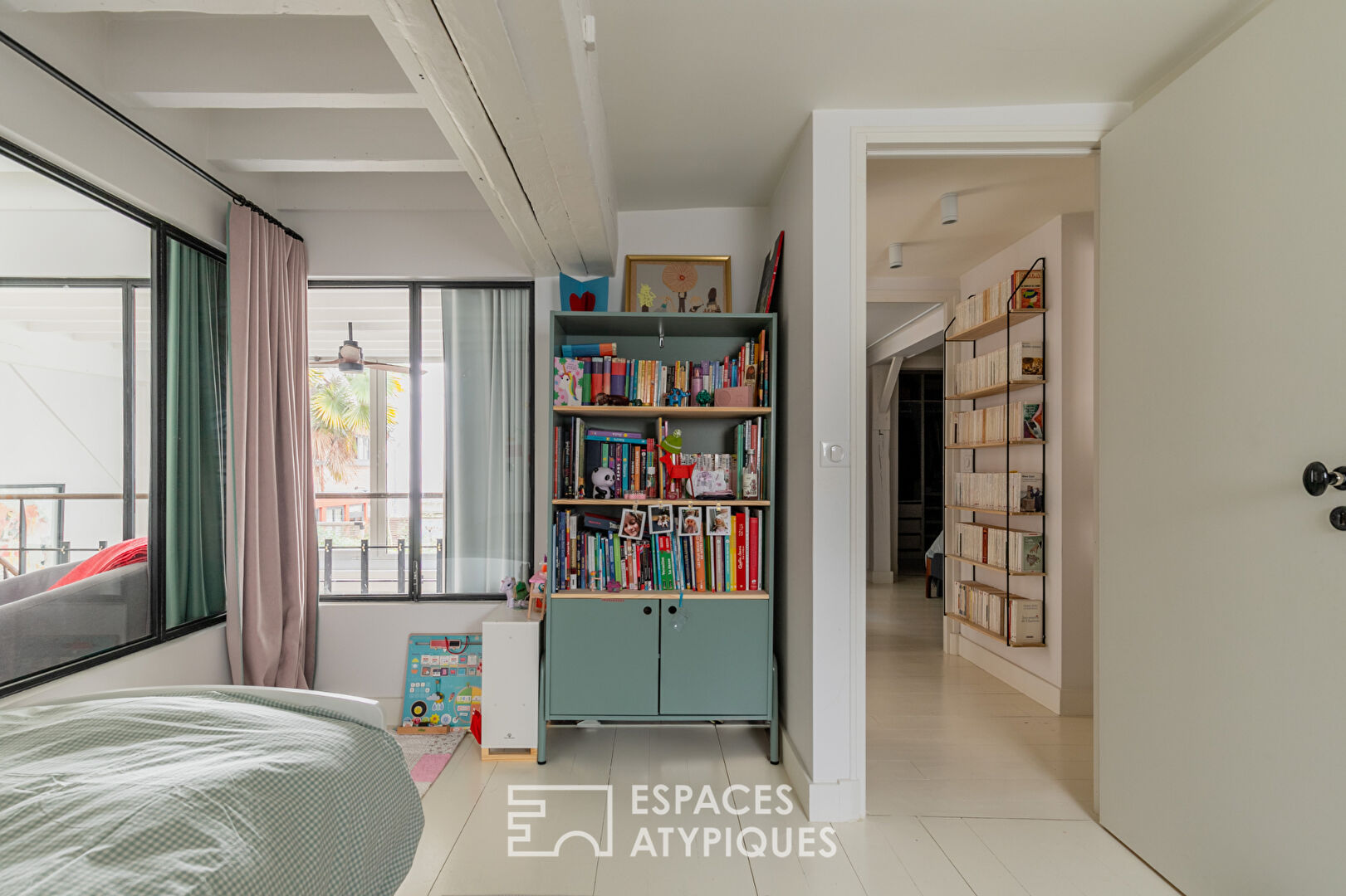 Loft au calme sur cour avec terrasse à proximité du Canal St Martin