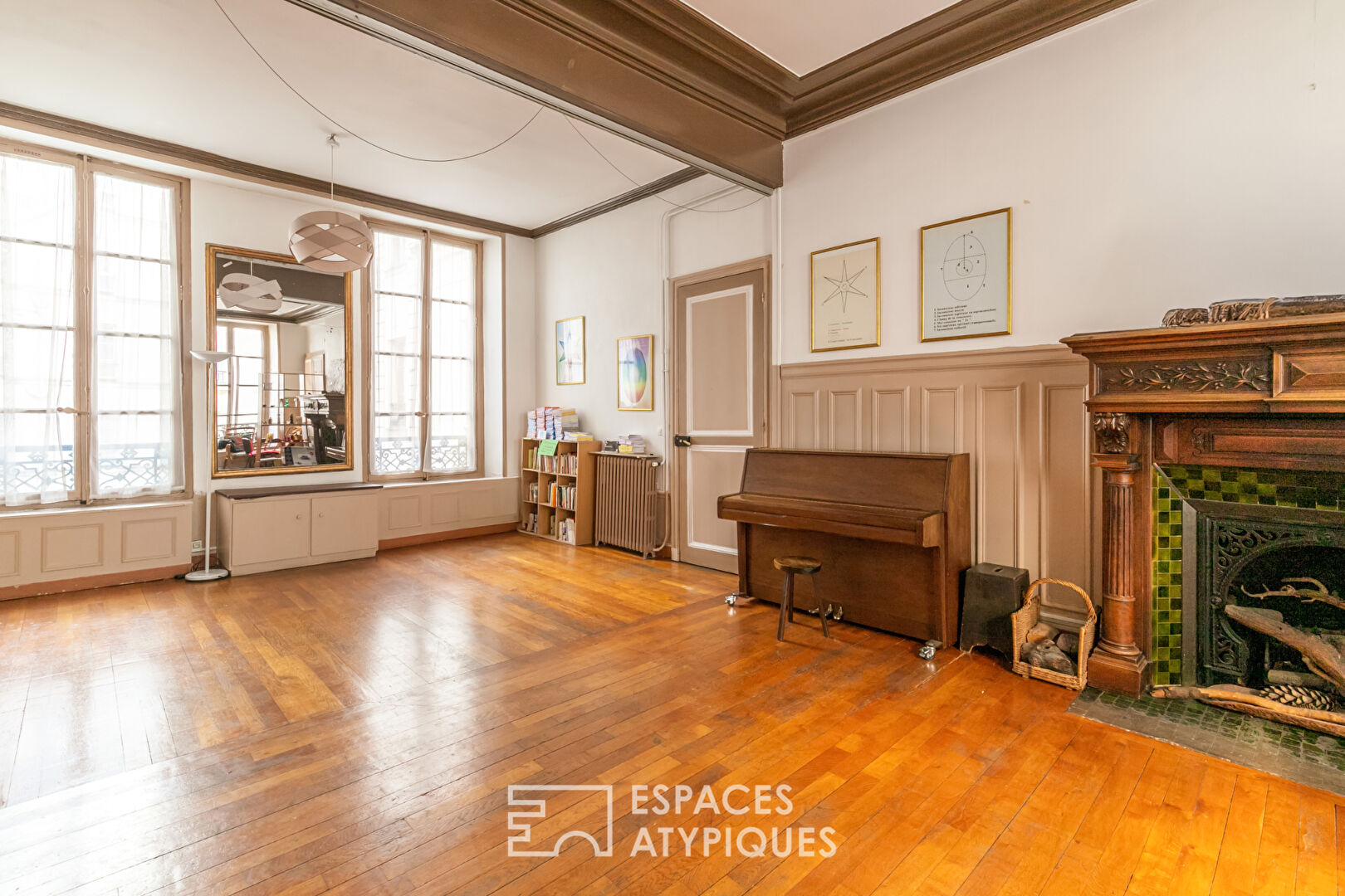 Volumes d&rsquo;exception et charme du XVIIIème à deux pas de l&rsquo;Hôtel de Ville