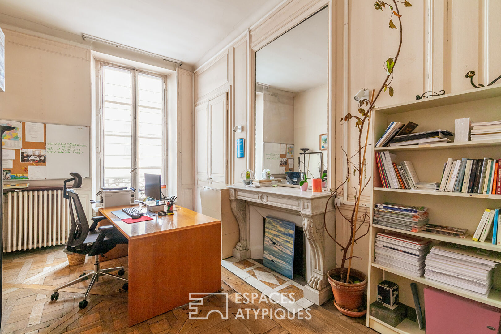 Volumes d&rsquo;exception et charme du XVIIIème à deux pas de l&rsquo;Hôtel de Ville