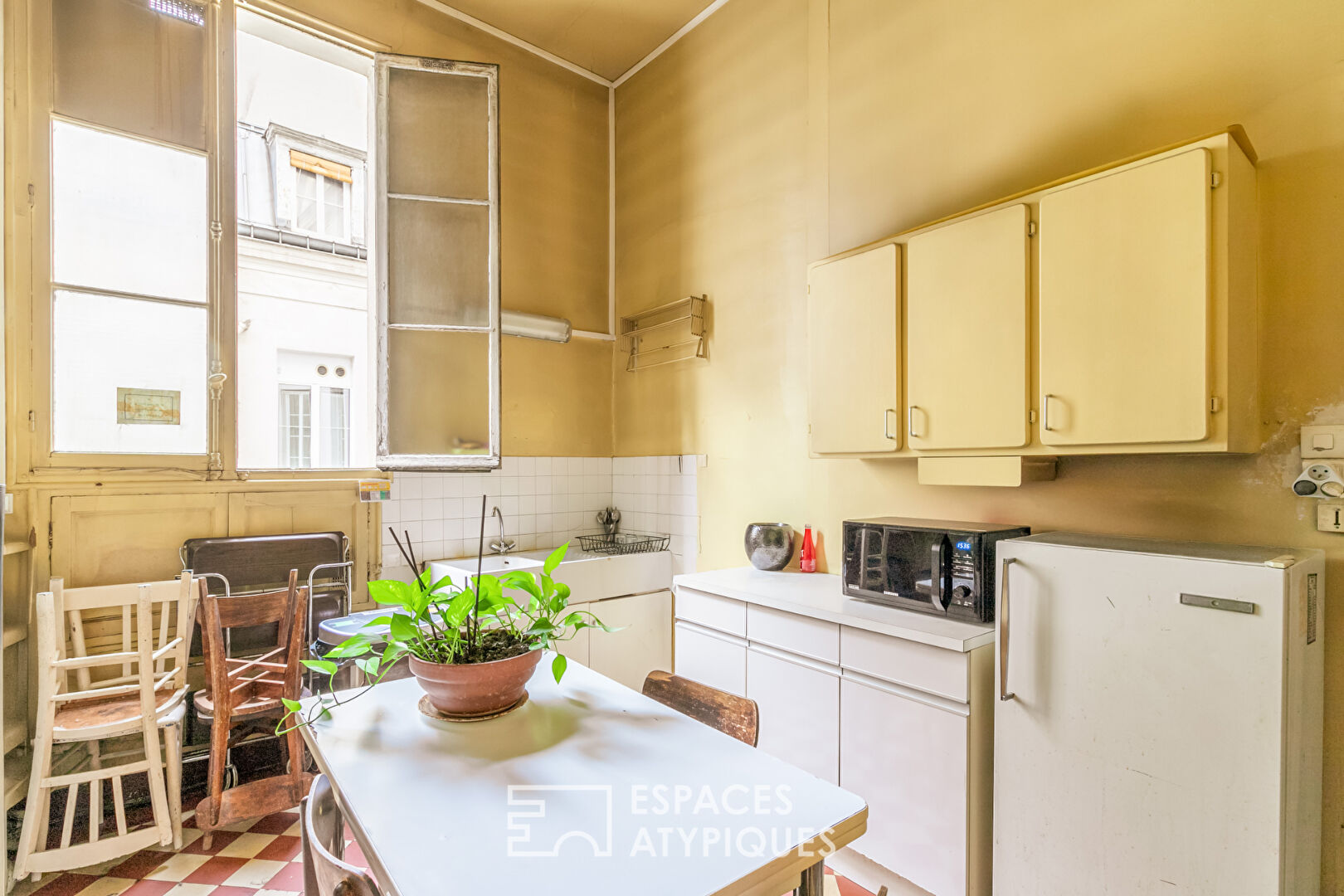 Volumes d&rsquo;exception et charme du XVIIIème à deux pas de l&rsquo;Hôtel de Ville