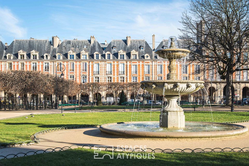 Un duplex à réinventer avec vue sur l'emblématique Place des Vosges
