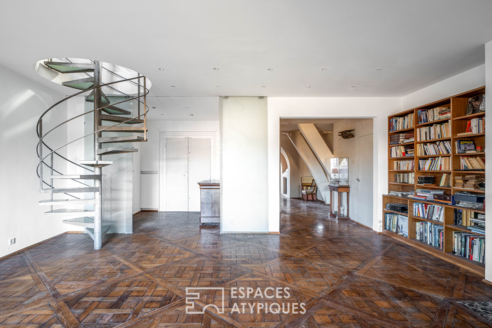 Un duplex à réinventer avec vue sur l’emblématique Place des Vosges