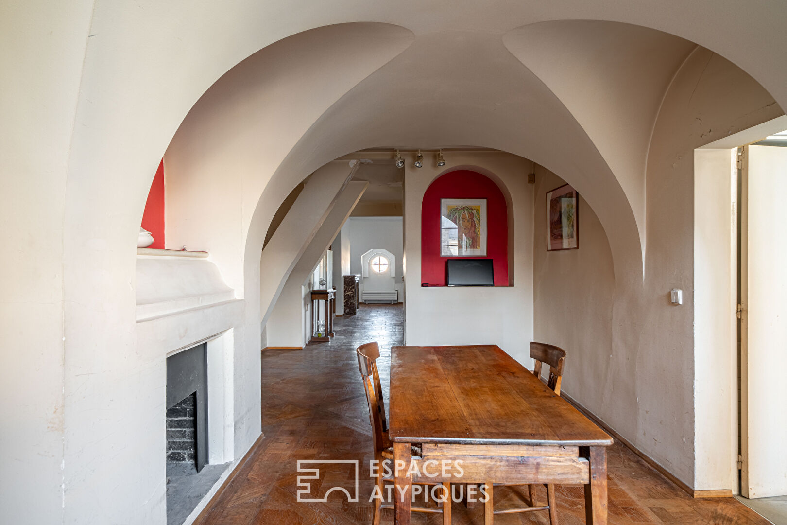 Un duplex à réinventer avec vue sur l’emblématique Place des Vosges