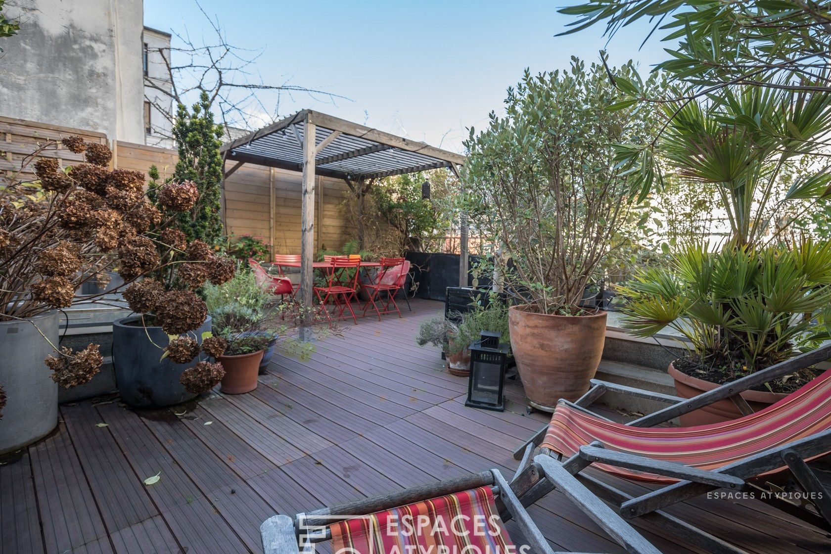 Loft with terrace in former workshops