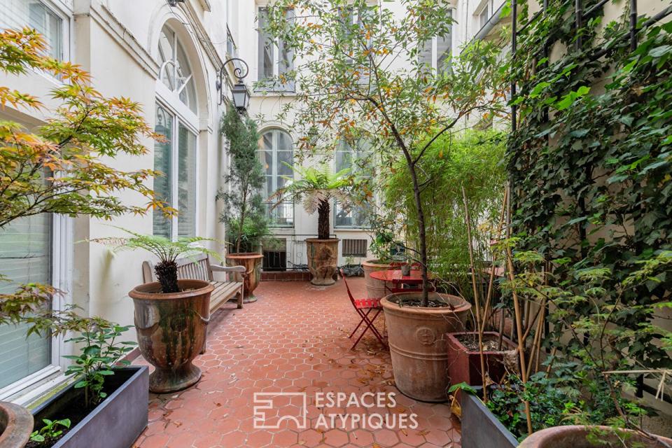 Triplex sur cour végétalisée avec terrasse esprit maison