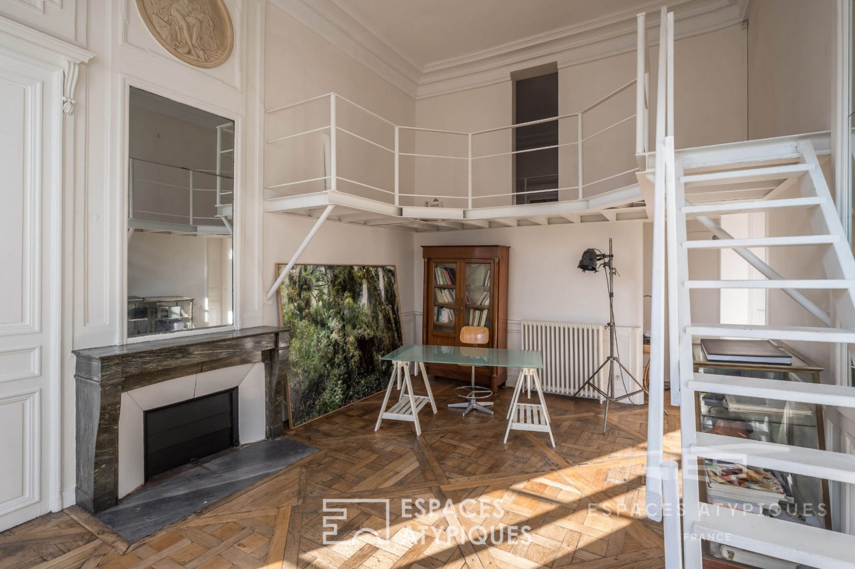 Flat with 18th century decor