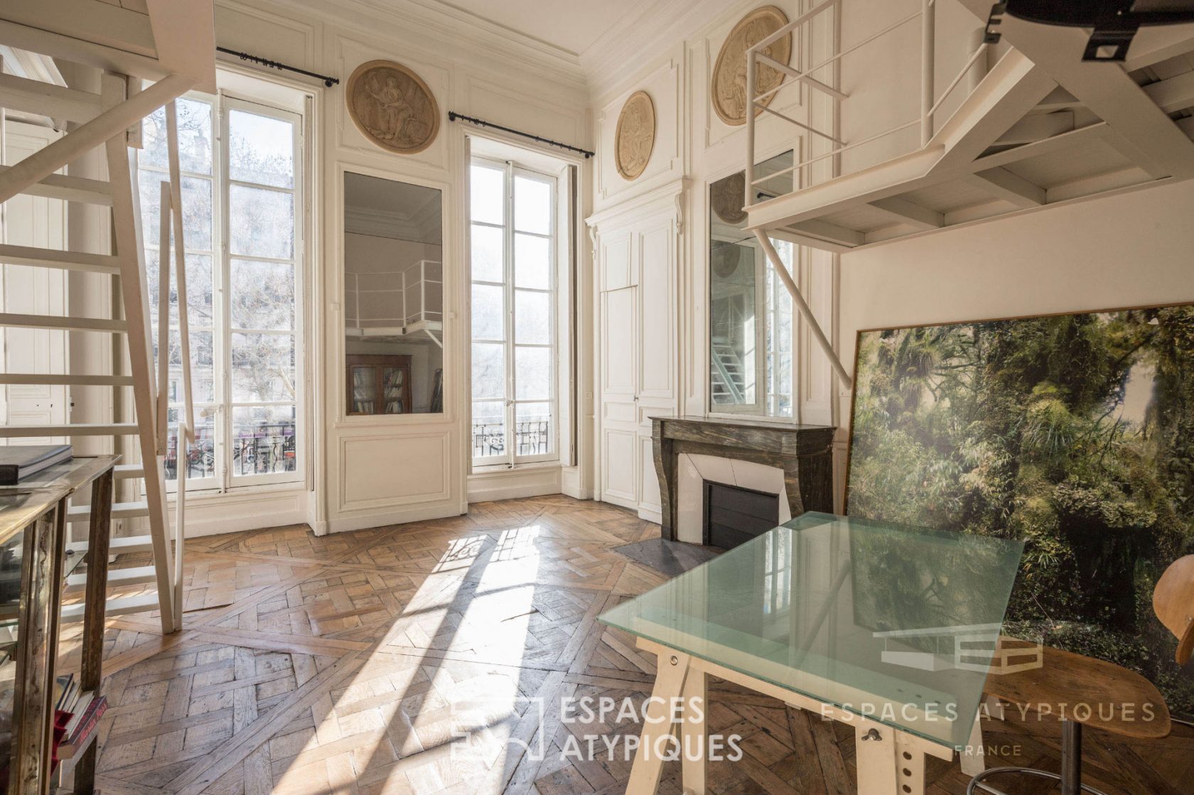 Flat with 18th century decor