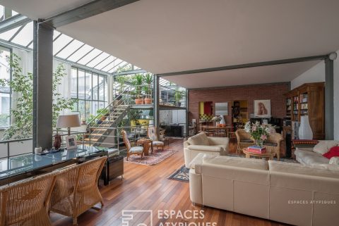 Loft avec verrière et structure Eiffel