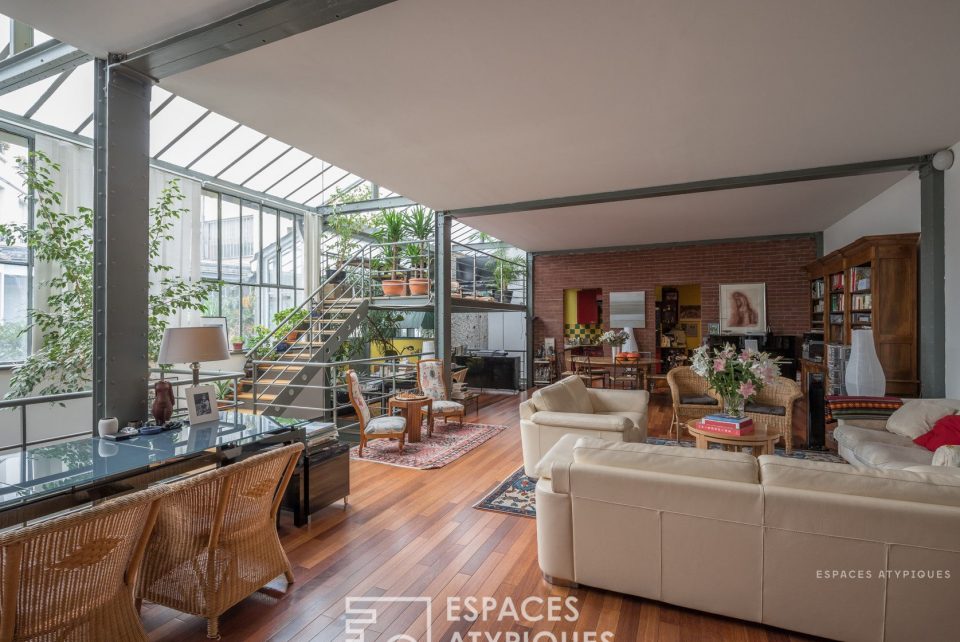 75011 PARIS - Loft avec verrière et structure Eiffel - Réf. 1657EP