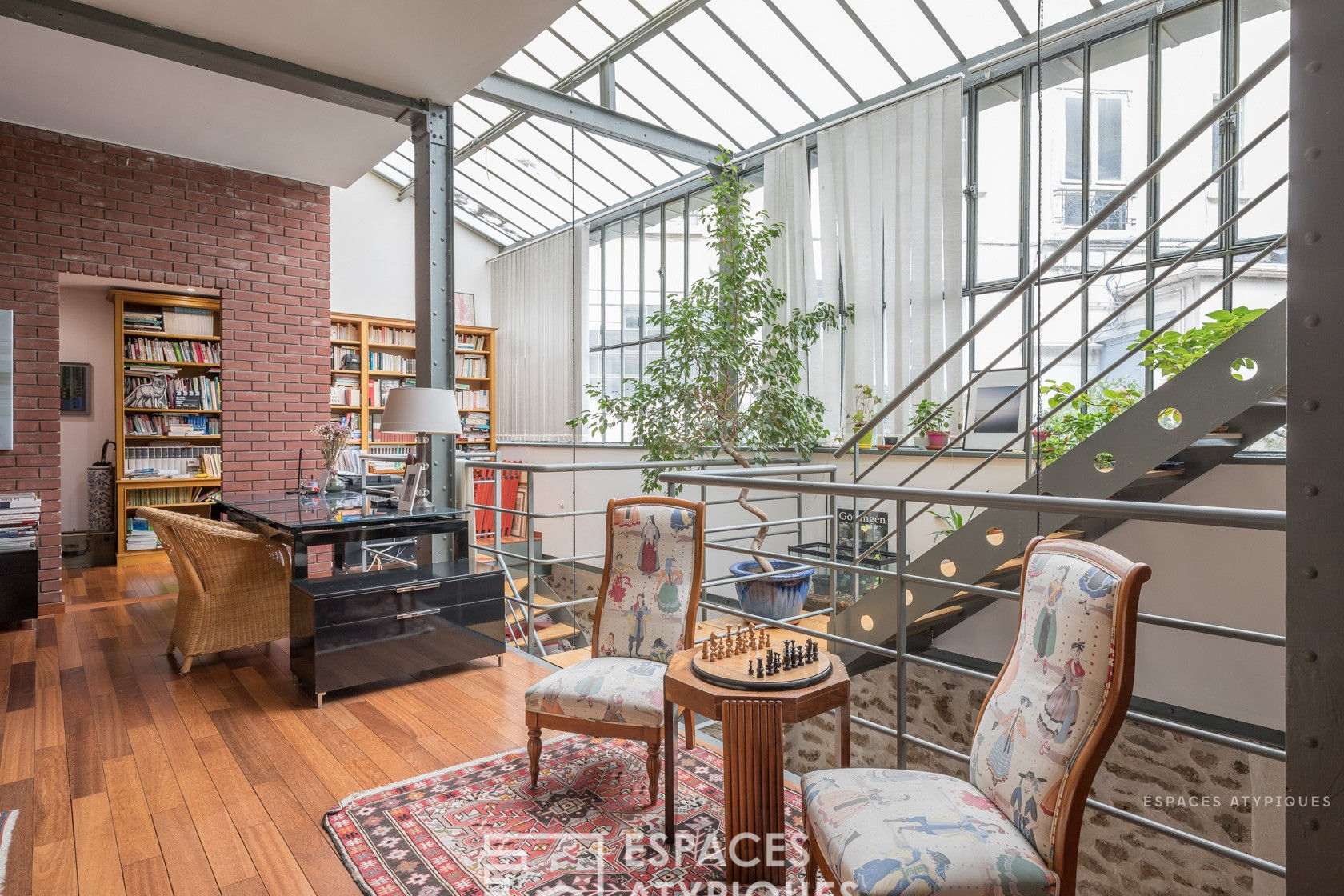 Loft avec verrière et structure Eiffel