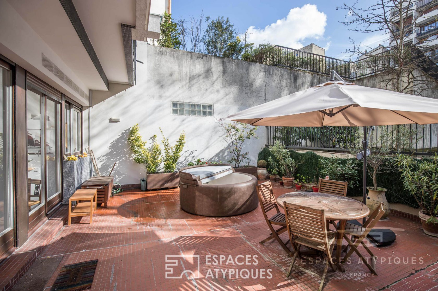 Apartment openspace on large terrace