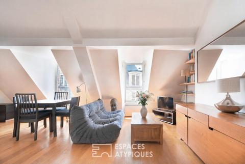 Bright top-floor apartment just steps from the Place des Vosges