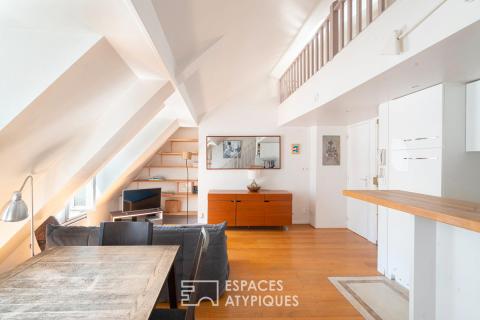 Bright top-floor apartment just steps from the Place des Vosges