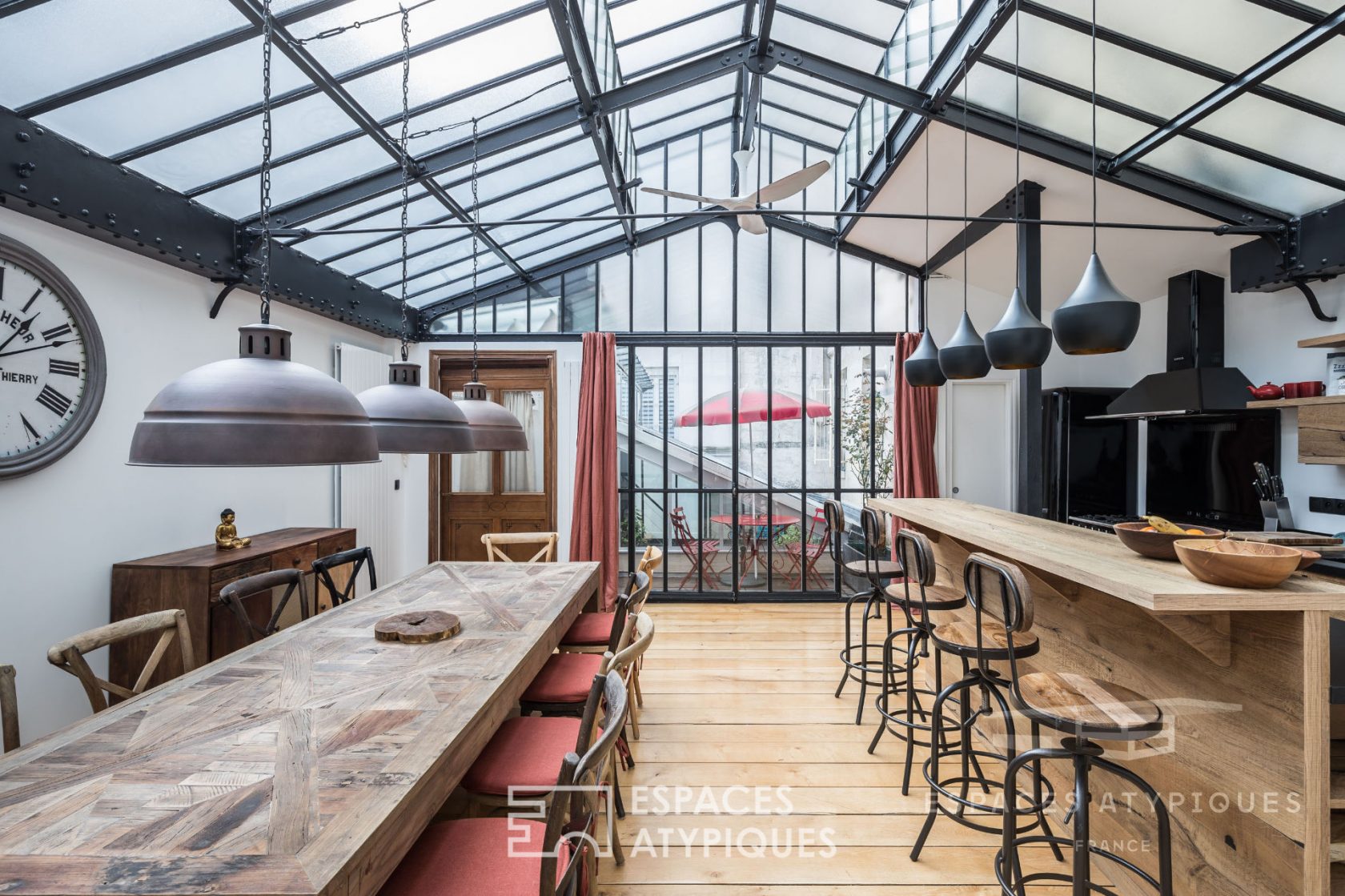 Loft with patio and terrace in a former printing factory